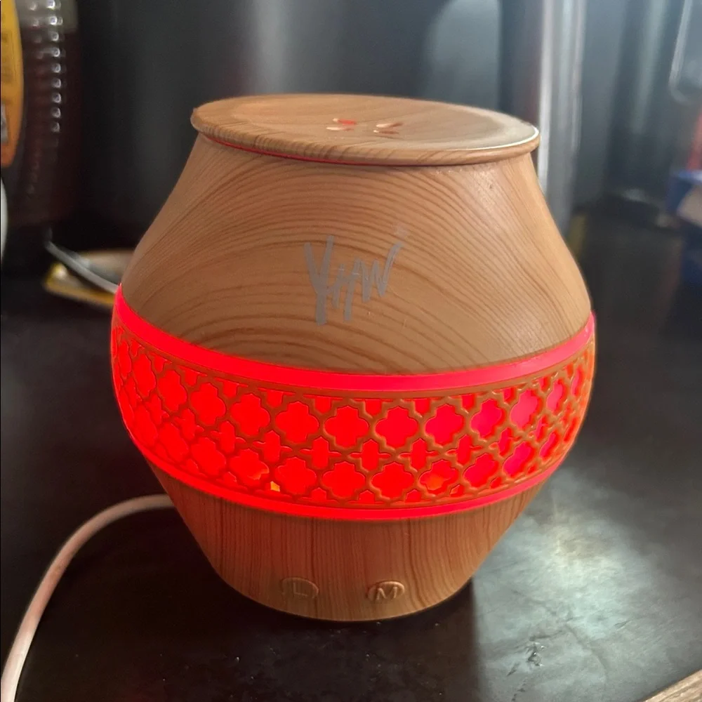 Wood Grain Aroma Diffuser & Essential Oils